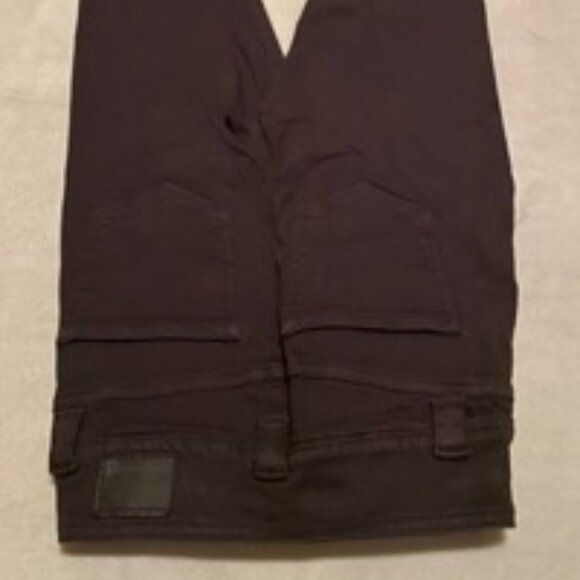 American Eagle size 00 short straight fit cargo style pitch black pant. - Picture 6 of 12
